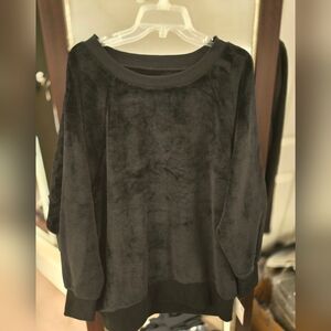 Juniors , SO,  XL. Black Cozy Velour Sweatshirt.  NWOT